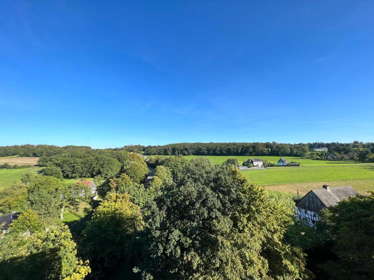 האטינגן Stilvolles Apartment Mit Laendlichem Ausblick מראה חיצוני תמונה